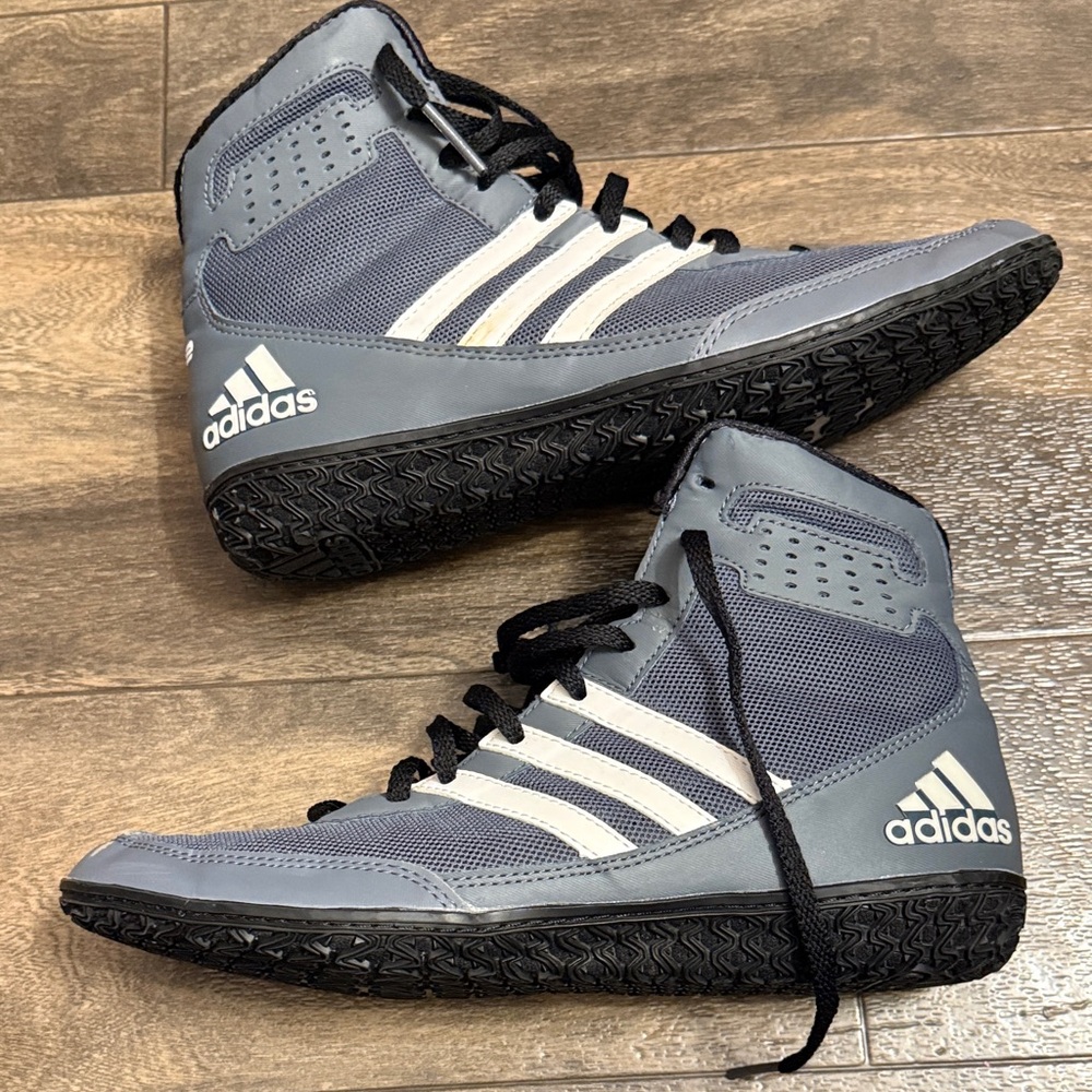 Adidas Men's Black and Gray Wrestling Shoes sz 6 - Picture 3 of 7